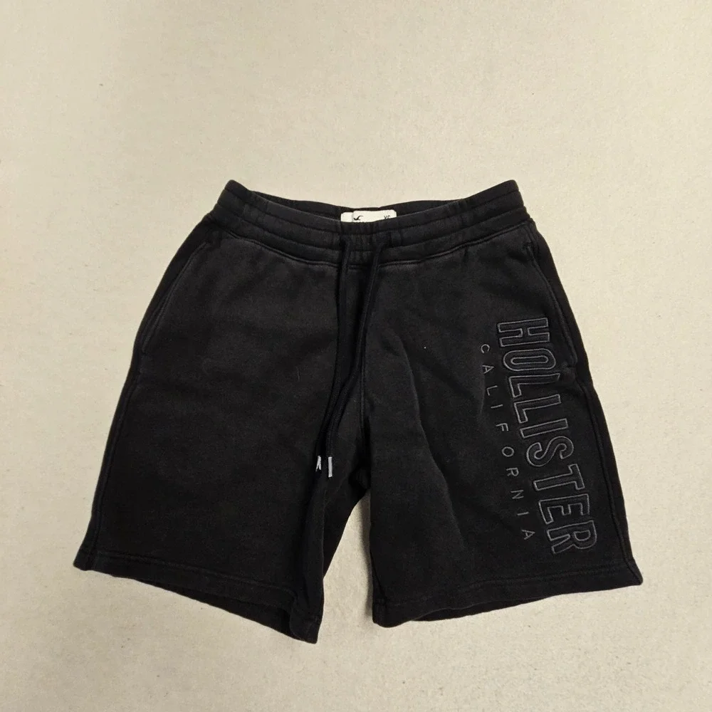 Hollister Mens XS Black Fleece Sweat Shorts Embroidered Logo Casual Lounge Gym